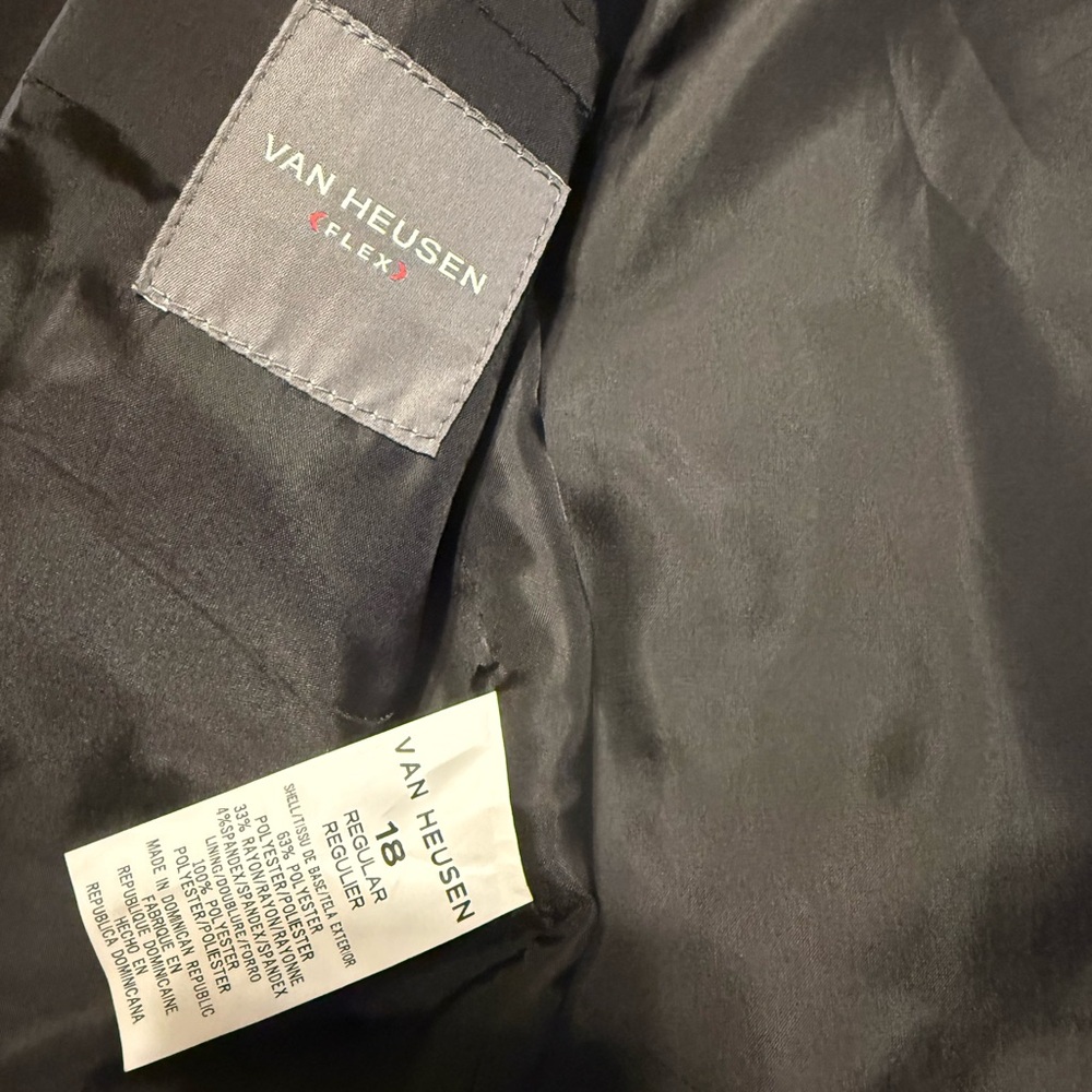 Van Heusen Classic Black Blazer Boys Size 18 - Picture 2 of 3